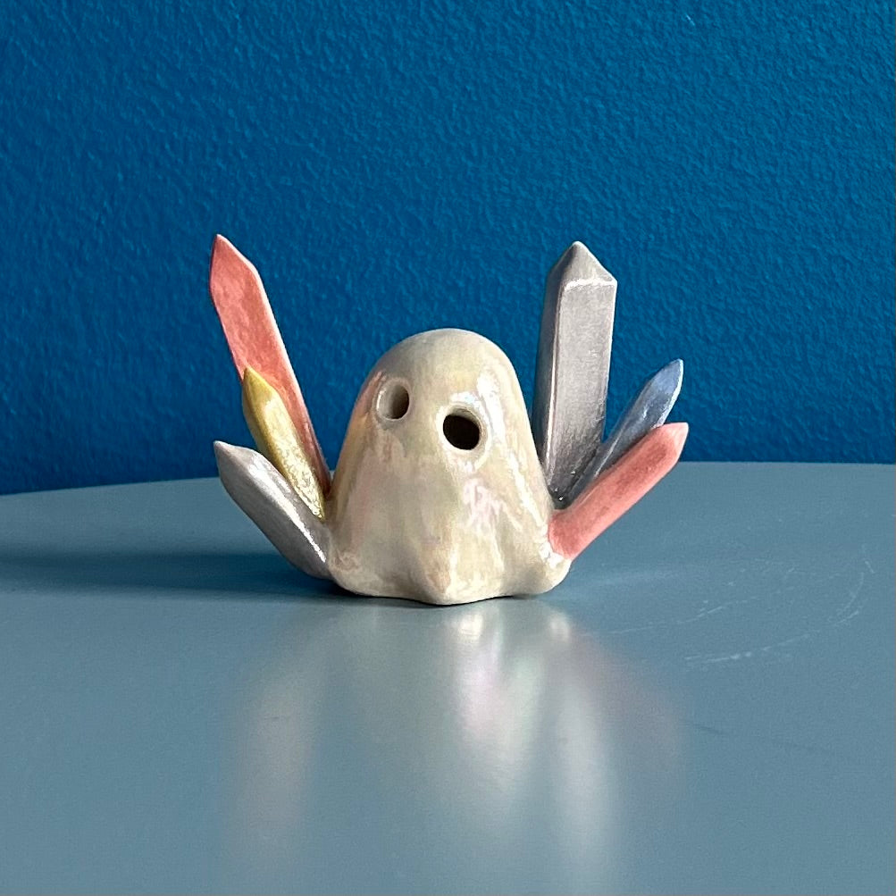 Pearlescent Gem Ghost (Multicolor)