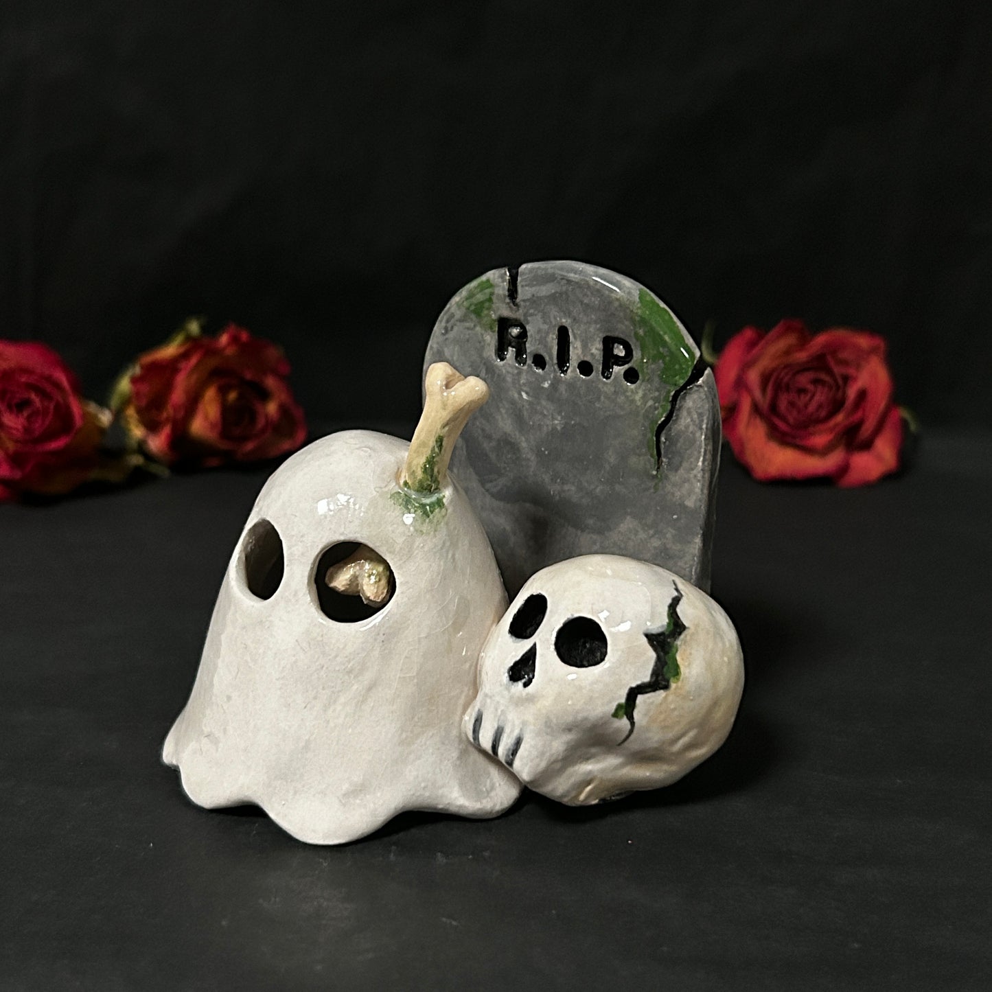 Grave Ghost with Cracked Skull Friend