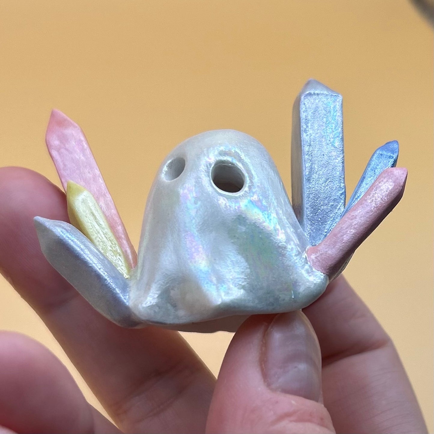 Pearlescent Gem Ghost (Multicolor)