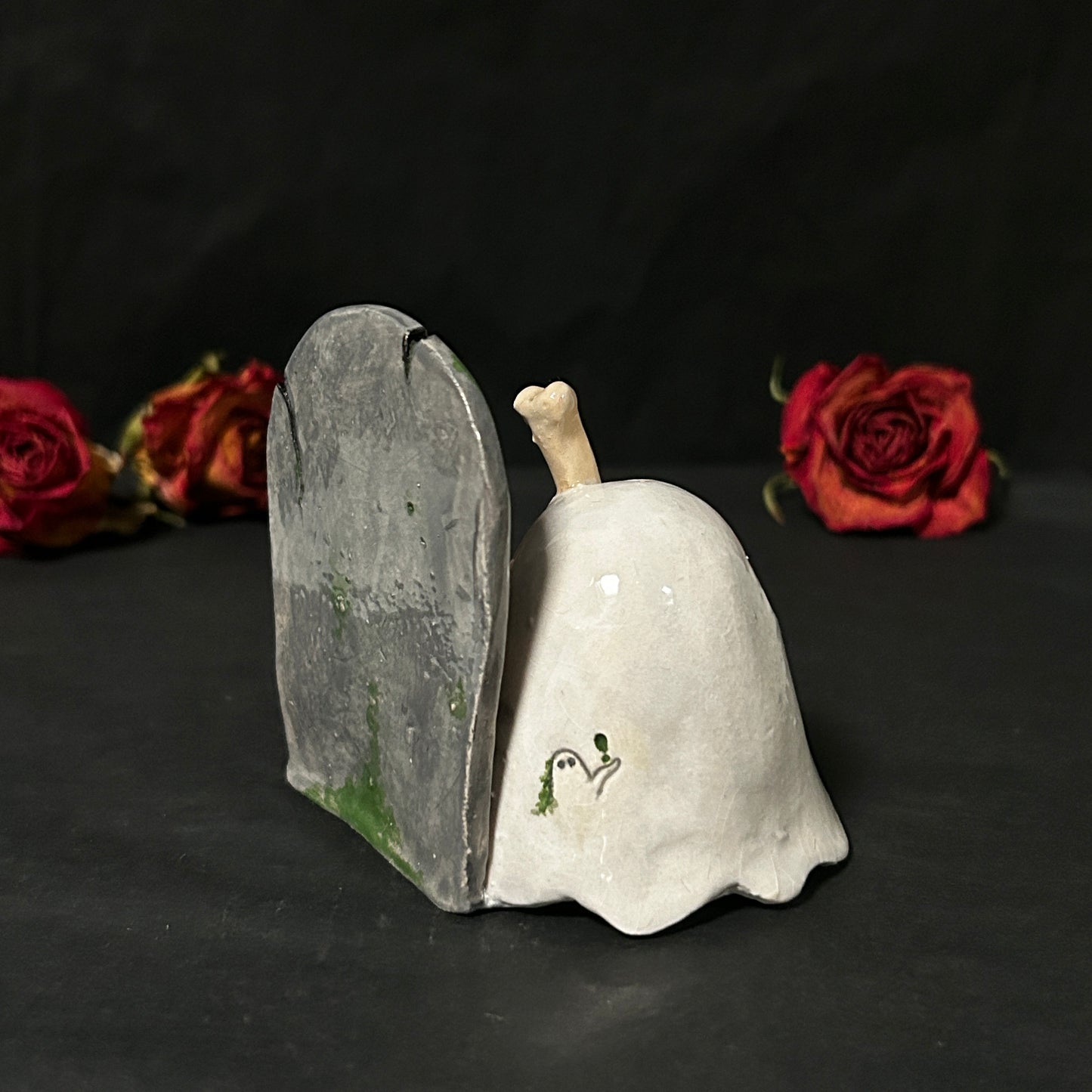 Grave Ghost with Cracked Skull Friend