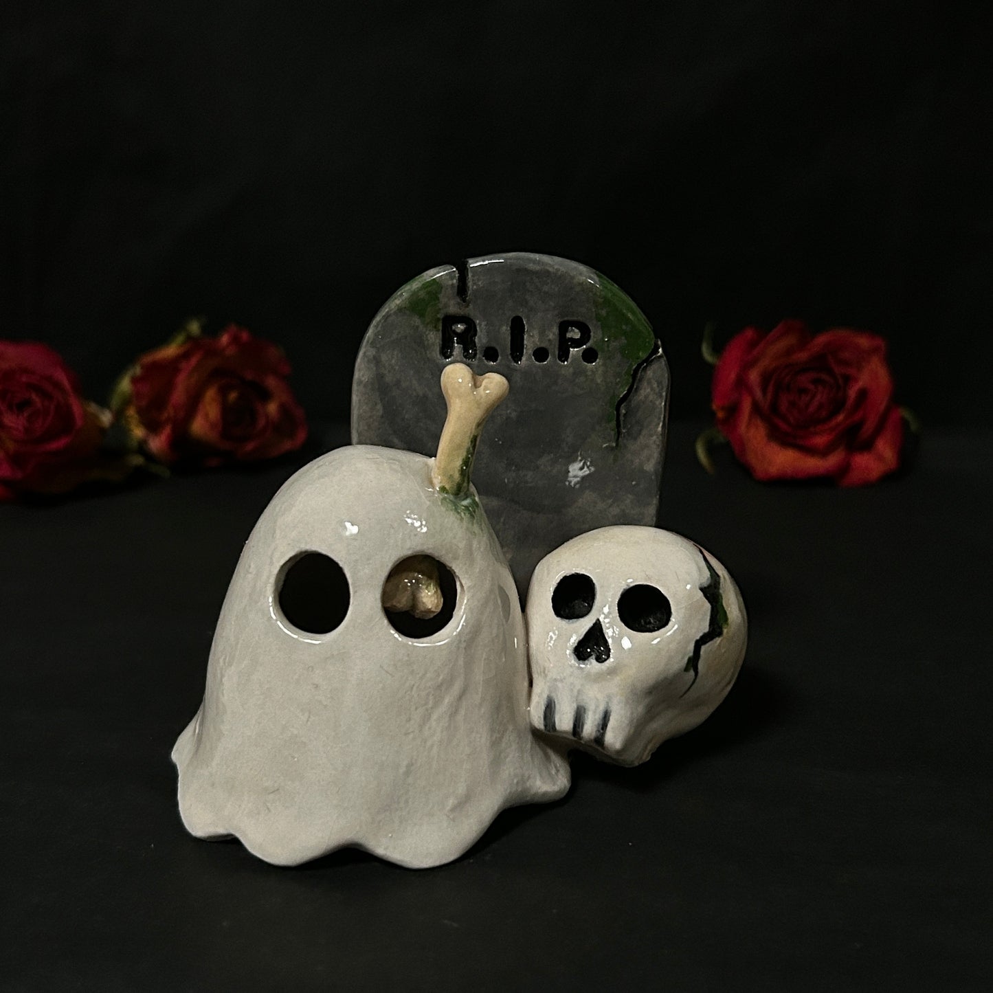 Grave Ghost with Cracked Skull Friend